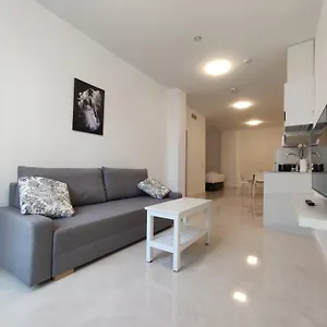 https://rentalsevilla-san-luis.es-andalucia.com